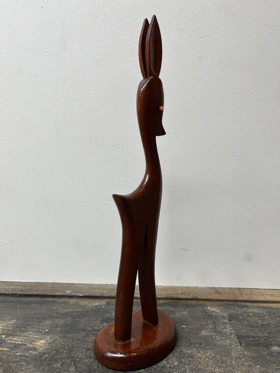 Image 1 of Cerf vintage en teck stylisé Mid Century