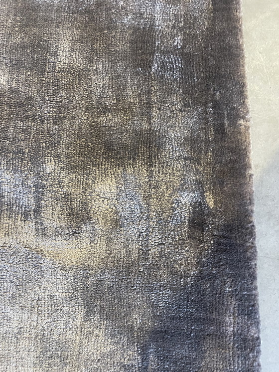 Image 1 of Tappeto vintage in seta e viscosa