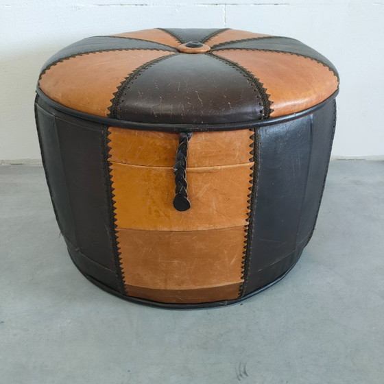 Image 1 of Pouf brocante d'epoca con patta di contenimento/ripostiglio.