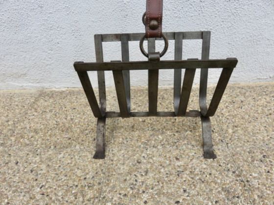 Image 1 of Porte revue en acier brut et cuir dans le style de Jacques Adnet, France, années 30 40