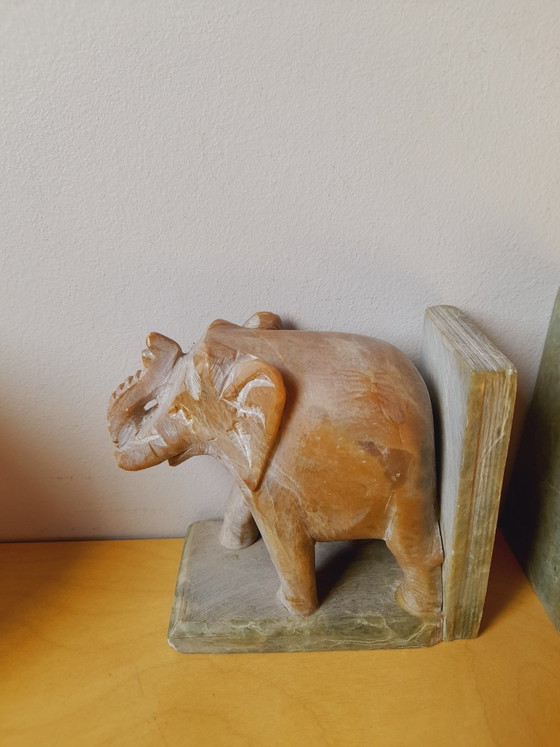 Image 1 of Serre livres éléphant en pierre naturelle 