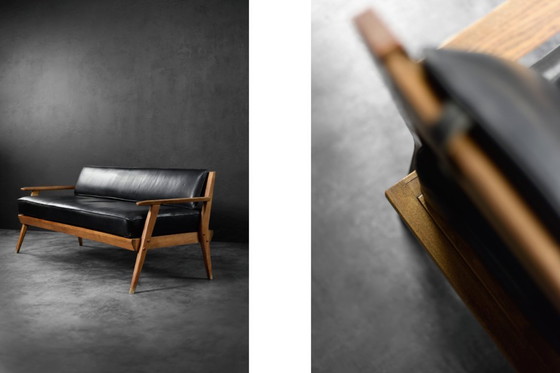 Image 1 of Divano vintage in rovere e pelle nera, stile tedesco moderno di metà secolo, anni '60