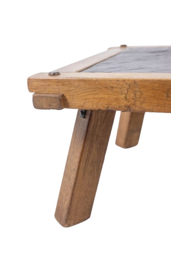 Image 1 of Brutalistisches Couchtischpaar aus Eiche und Schiefer.  Circa 1960.