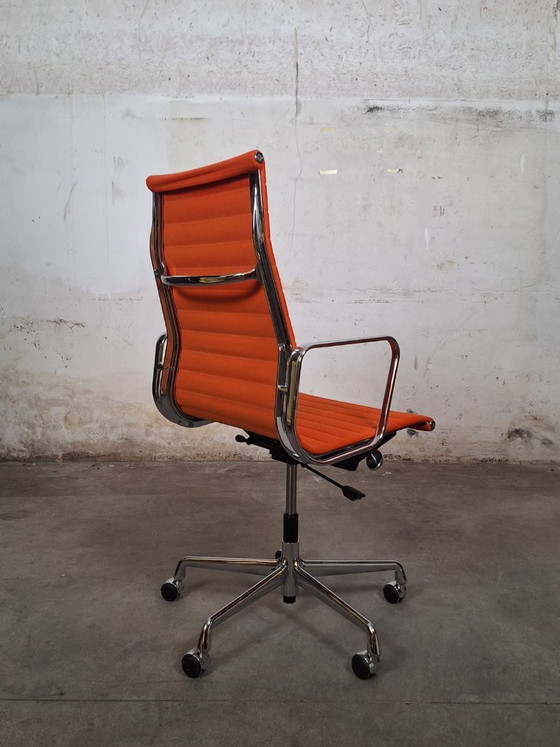 Image 1 of Vitra EA 119 fleischfarbenes Orange auf Rollen