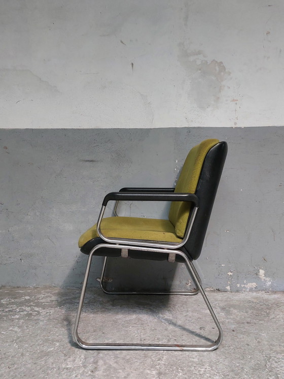 Image 1 of Vintage buisvormige chromen stoel met zwart leer