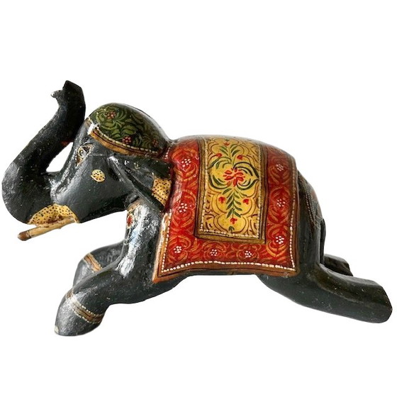Image 1 of Vintage handgesneden decoratieve houten olifant Rajasthani-stijl handgeschilderd 1960's