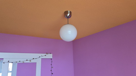 Image 1 of Lampada a sospensione con sfera in vetro bianco in stile Space Age (3 disponibili)