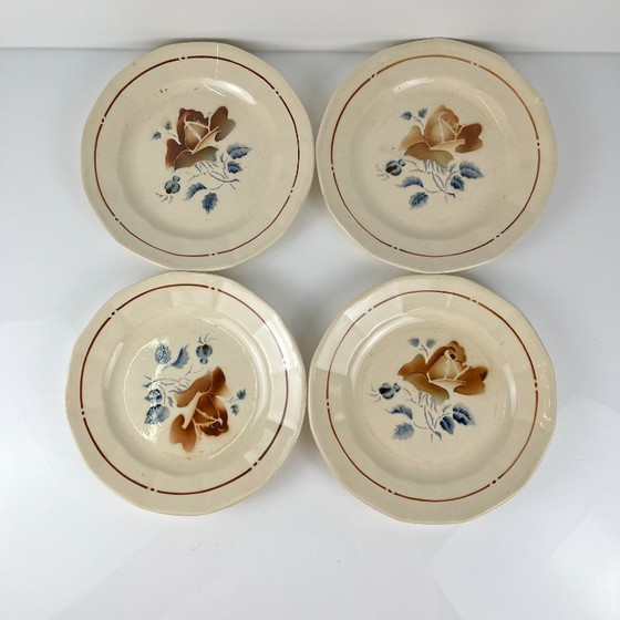 Image 1 of Set de 4 assiettes plates Sarreguemines motif fleur, première moitié du XXe siècle