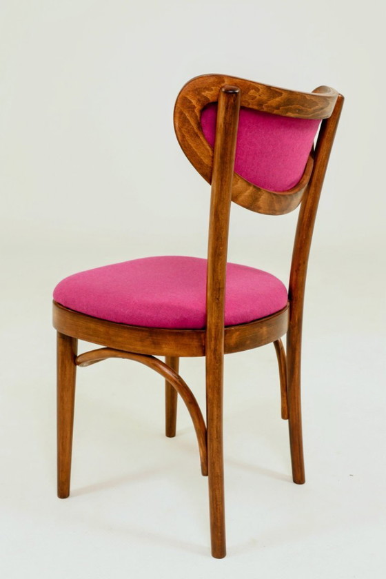 Image 1 of Sedia retrò in legno curvato in stile classico, rivestimento in lana fucsia, completamente ristrutturata, 1950
