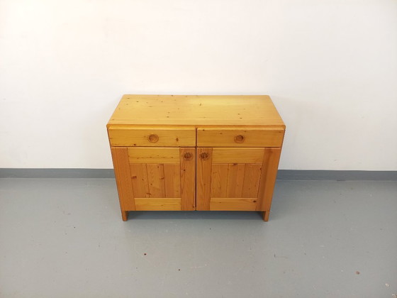 Image 1 of Meuble de rangement Charlotte Perriand Les Arcs vintage en pin des années 60 70