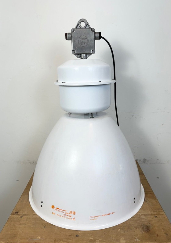 Image 1 of Grote witte geëmailleerde industriële fabriekslamp van Elektrosvit, jaren 90