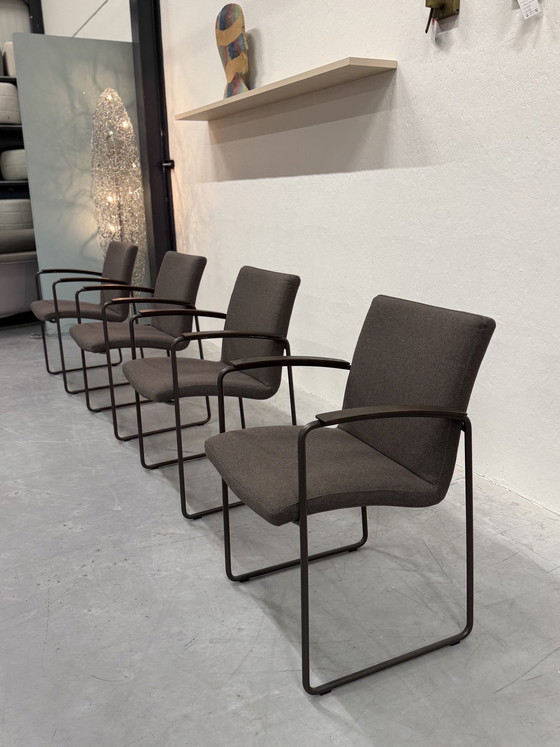 Image 1 of 4 chaises de salle à manger Leolux Talos, couleur feutre marron