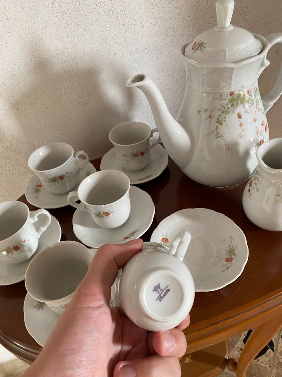 TK Thun Czechoslovakia Mid-Century Floral Porcelain Tea & Coffee Service – 15 Pieces – Crockery (photo 9 of 24)
