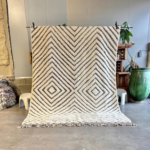 Modern Moroccan beni Mrirt rug, Authentic Moroccan rug, Berber carpet, Genuine Wool rug, Handmade rug, Beni ourain style