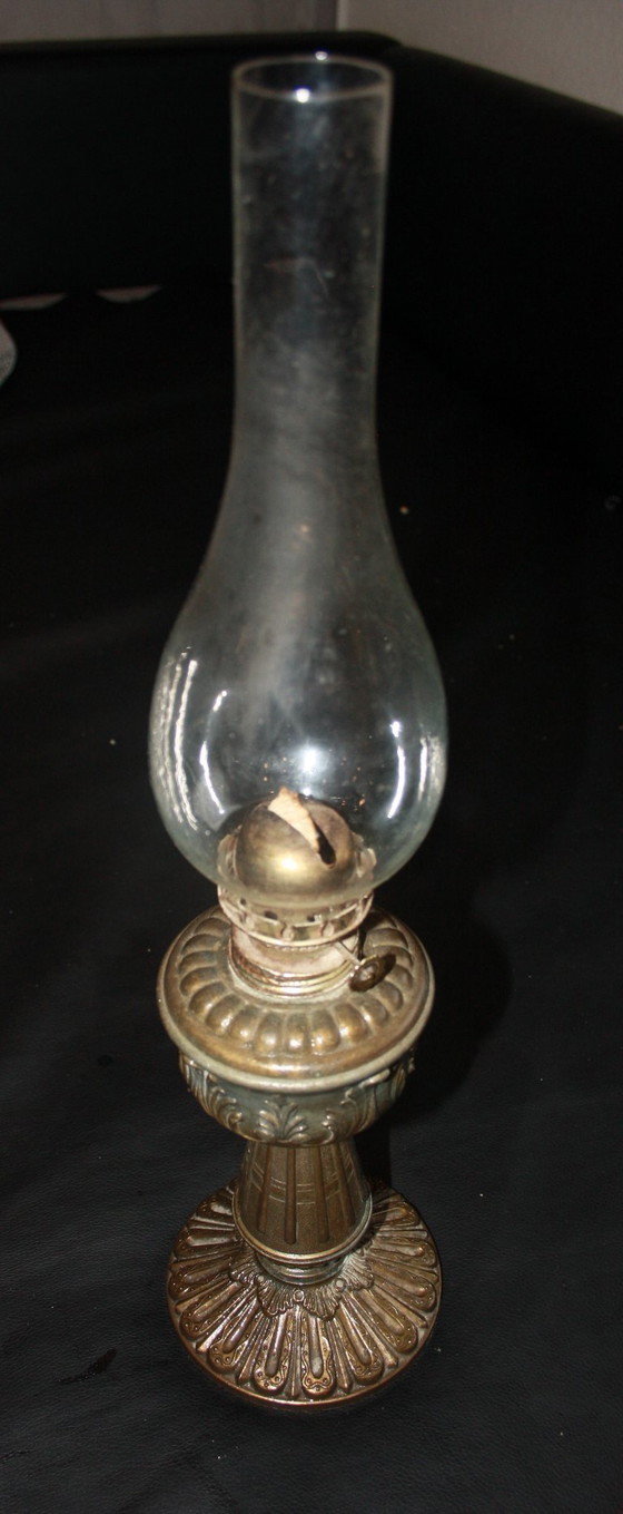 Image 1 of Lampada a cherosene antica in ottone – altezza 50 cm – Pezzo unico da collezione