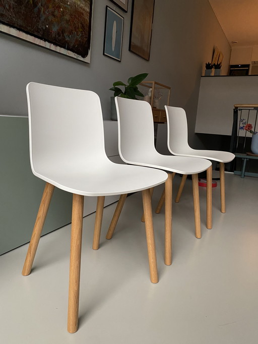 Vitra Hal wood dining chakra