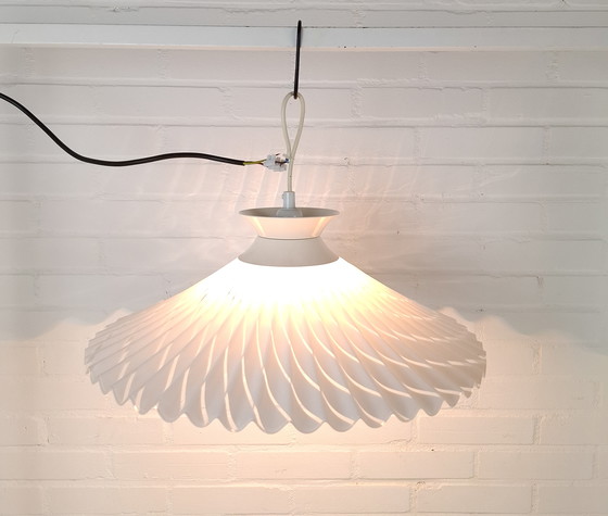 Image 1 of Lampada a sospensione vintage a forma di cappello da strega in acrilico, risalente agli anni '70.