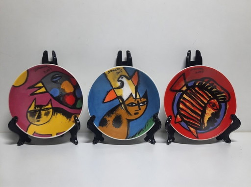 Set of 3 Corneille bowls including display stands