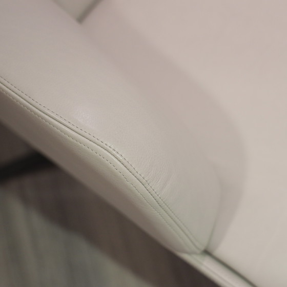 Image 1 of Poltrona reclinabile Kensington con pouf Molteni&C