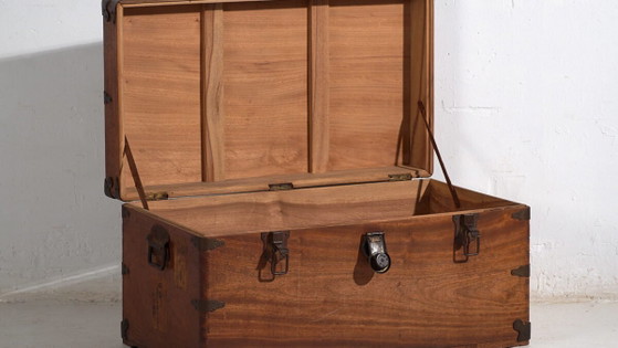 Antique Japanese camphorwood trunk - Meiji Period (c. ) #76 – Storage cabinet, Metal (photo 3 of 40)