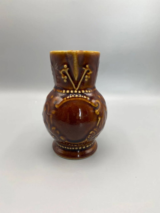 Small vintage glazed stoneware pitcher – Embossed vine design – Circa – Crockery, Rustic (photo 3 of 7)