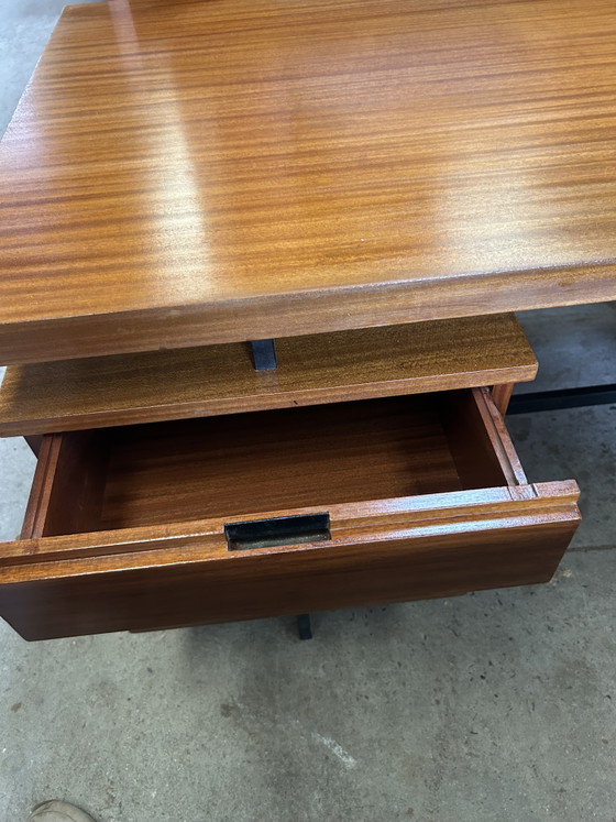 Image 1 of Mahoniehouten bureau van Pierre Guariche
