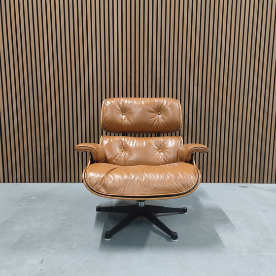 Image 1 of Sillón Vitra Eames con otomana - Palisandro - Cuero color coñac