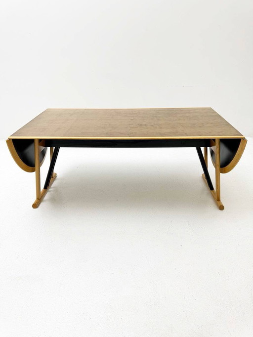 Extendable table "Ariante" by Piero De Martini for Cassina, from the 1980s