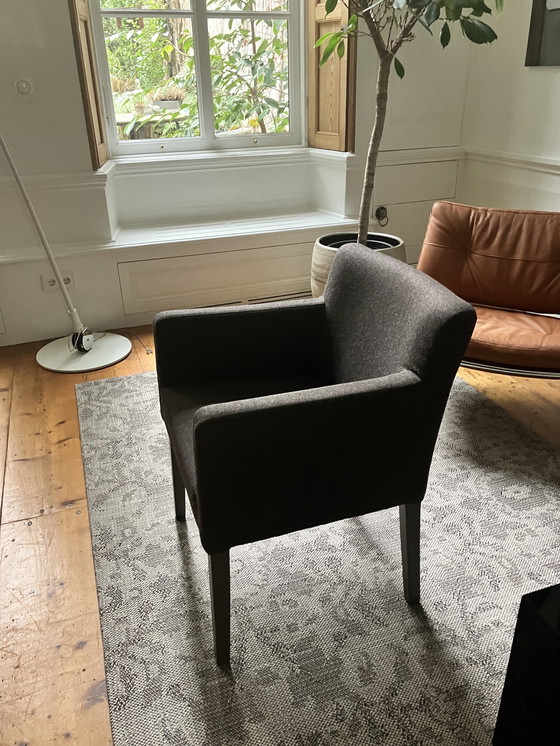 Image 1 of 6 timeless, comfortable dining room chairs