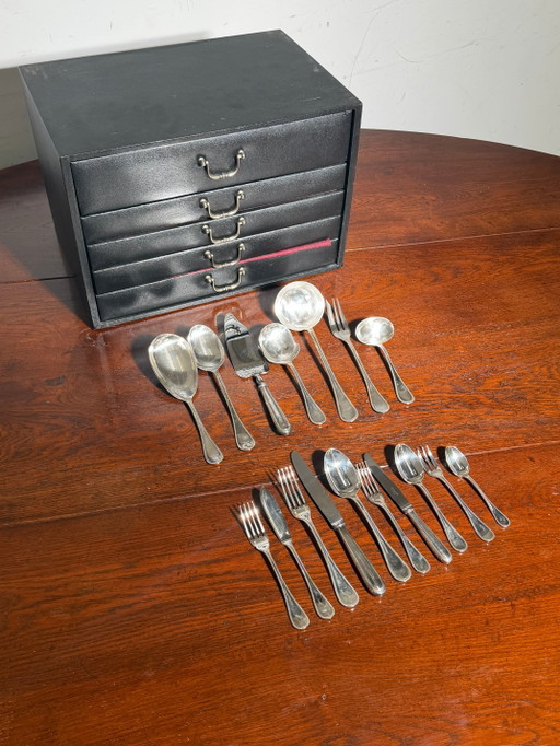 Juego de cubiertos Christofle “Perles” bañados en plata con estuche antioxidante – 127 piezas / 12 personas – besteksets