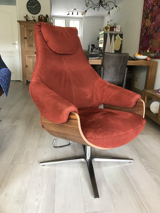 Leolux Cream, Stof Alcantara, Kleur Amaretto, Voet Aluminium Gepolijst
