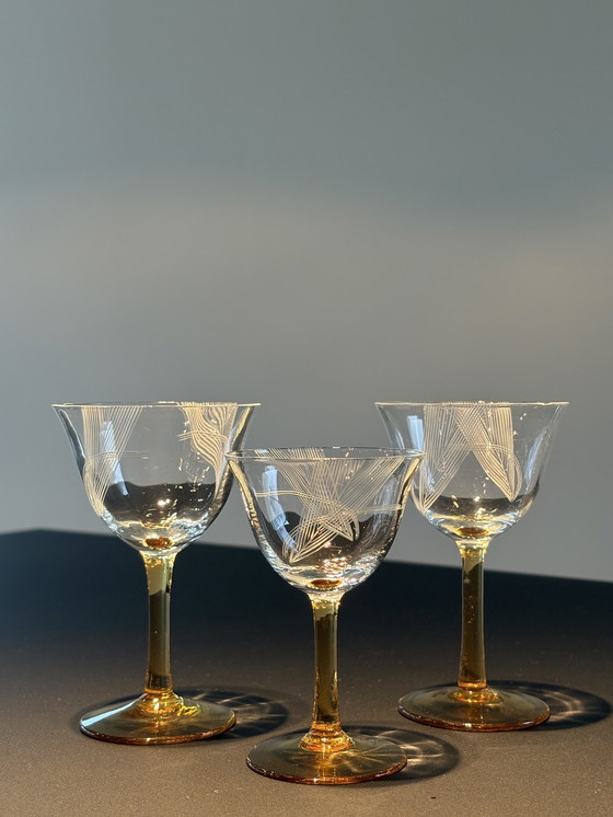 Image 1 of Service Art Déco (années 1930) composé de deux verres à porto et d'un verre digestif