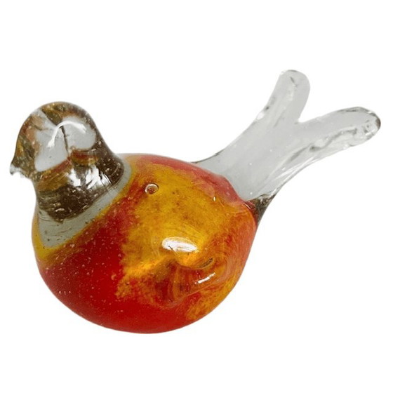 Image 1 of Vintage mondgeblazen vogelsculptuur glas presse-papier glazen vogeltje murano stijl vogelbeeldje rood geel 1980's