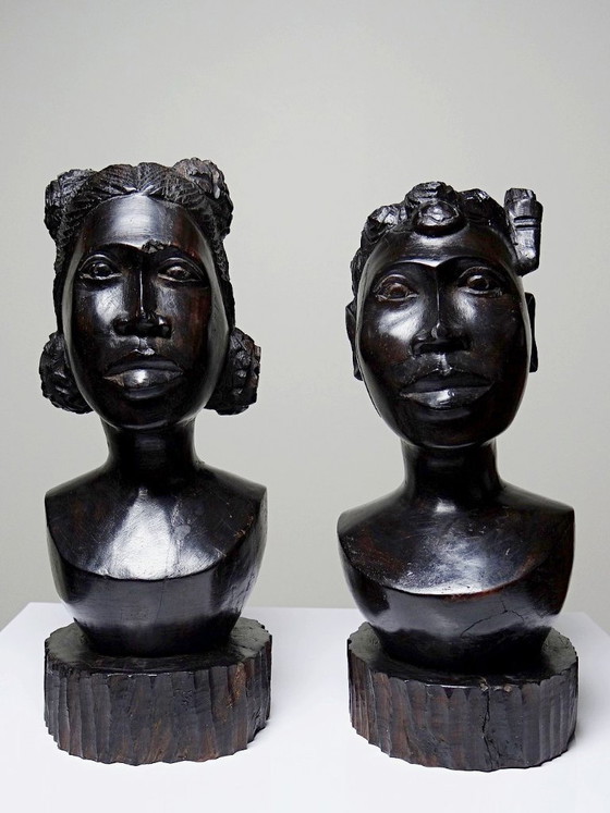 Image 1 of Couple de bustes Malgaches bois exotique foncé sculpté artisanat années 40-70