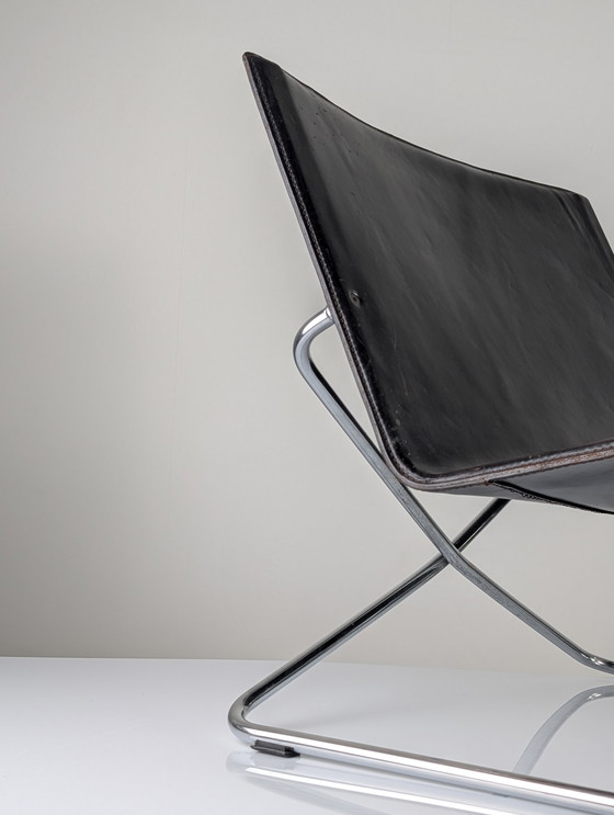 Image 1 of Lounge Chair italiana in pelle nera e cromo anni '80