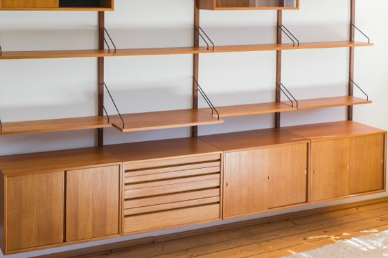 Image 1 of Modulair wandplankensysteem van Poul Cadovius voor Cado, jaren 60.