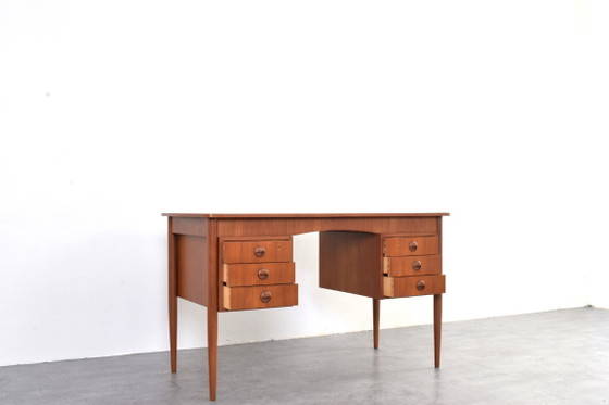 Mid-Century Deens Teakhouten Bureau, jaren 60. – Wood (photo 11 of 17)