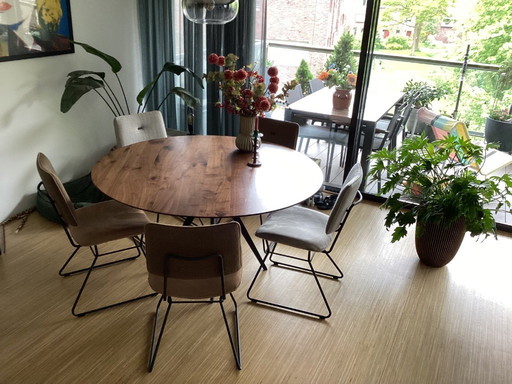 table à manger ronde en noyer