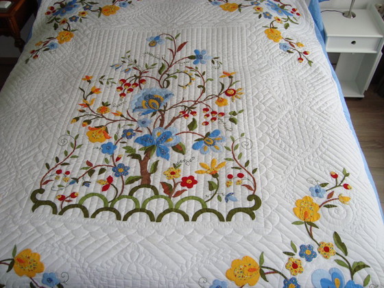 Image 1 of Handmade Amish Quilt (from 1986) - ‘Tree of life’ pattern