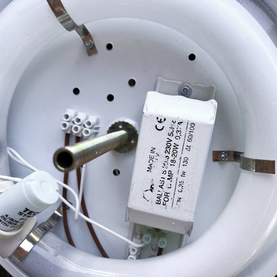 Image 1 of Plafonnier moderne italien avec abat-jour en plexiglas, Italie, années 1970/1980.