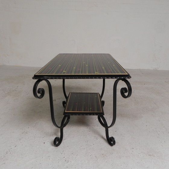 Image 1 of Table basse vintage avec 2 plateaux en verre avec impression des années 50