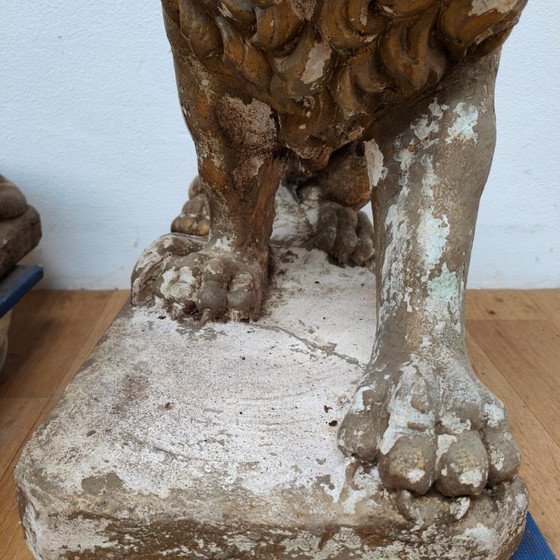 Image 1 of Set di 2 grandi statue da giardino raffiguranti un leone, ornamento da giardino in cemento.