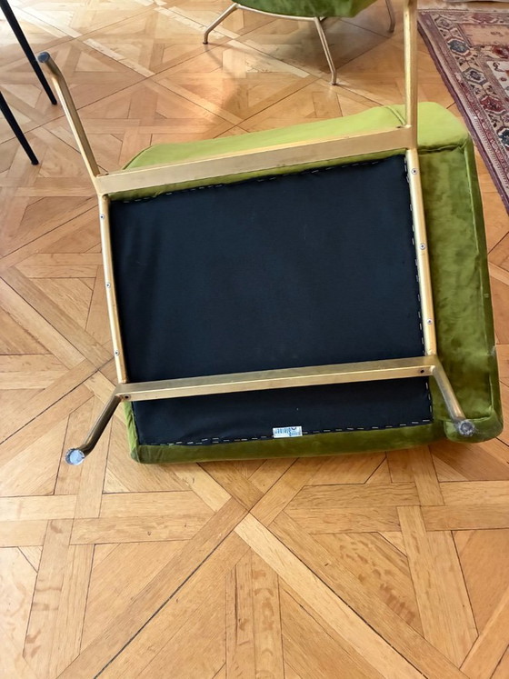 Par de sillones Joseph-André Motte para Steiner, Francia, década de 1950 – Terciopelo verde y latón – Brass (photo 7 of 7)