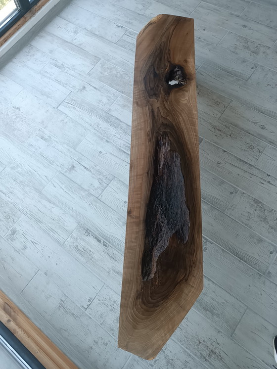 Image 1 of Twilight Vein - Eine Symphonie aus Holz und Schatten