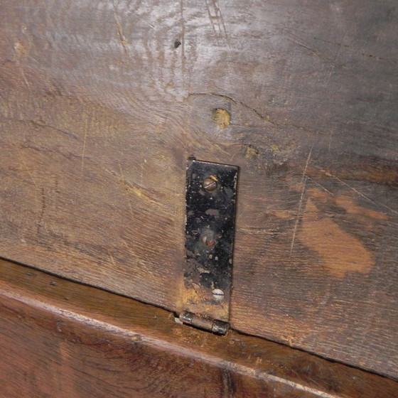 Image 1 of Alte Eichentruhe, Trog, Deckentruhe aus dem 19. Jahrhundert