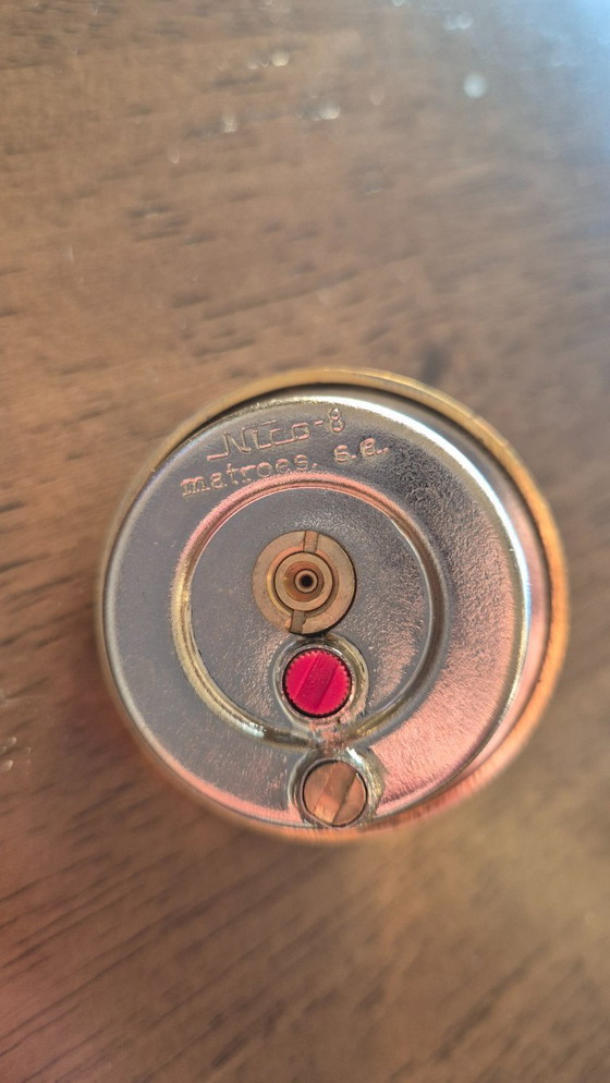 Image 1 of Accendino da tavolo vintage con base in plexiglass degli anni '70 - con gas