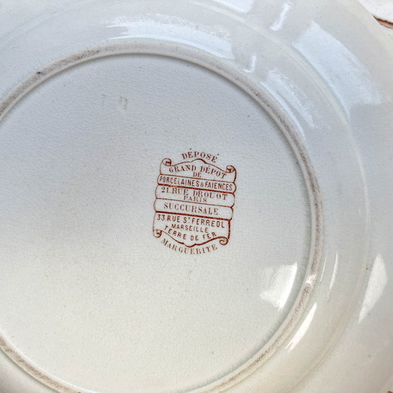 Image 1 of Lot De 5 Grandes Assiettes Anciennes En Terre De Fer Marron - Grand Dépôt Paris Emile Bourgeois (1880-1890)