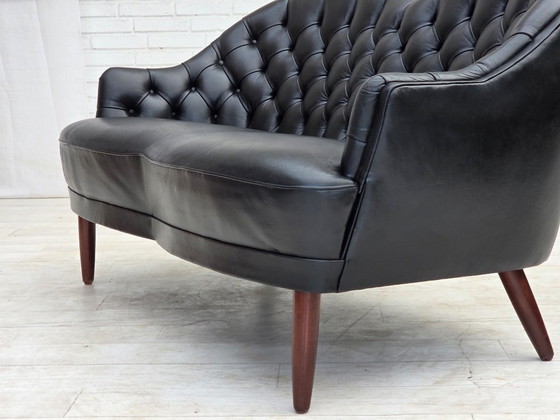 Skandinavisches Sofa aus den 1960er Jahren, bezogen mit schwarzem Möbelleder. – 2 Sitzer Sofas, Wood (photo 11 of 18)