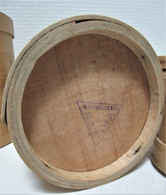 Image 1 of cinq boîtes gigognes bois patiné vintage