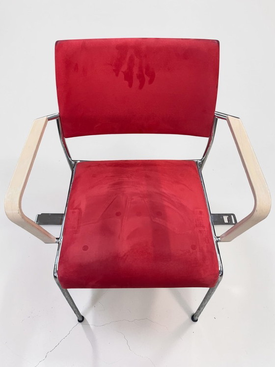 Image 1 of Brunner Design Konferenzstuhl stapelbar | Vintage Büro Stuhl mit Holzarmlehnen & Chrom | Besucherstuhl Rot Schwarz |